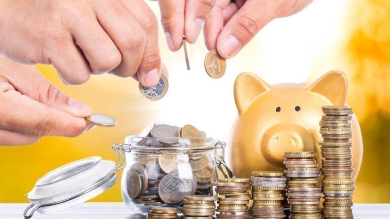 How to Manage Your Money in Your 20s, 30s, and 40s